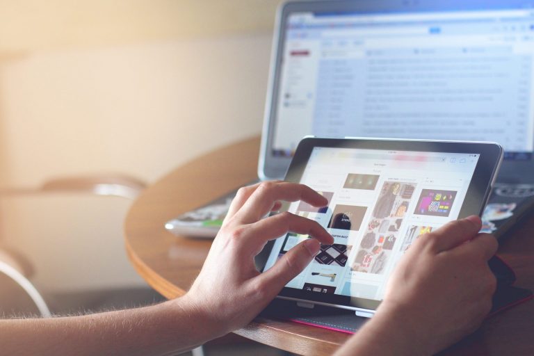 Guest Post: 5 Tools You Need to Start a Remote Online Business in 2021